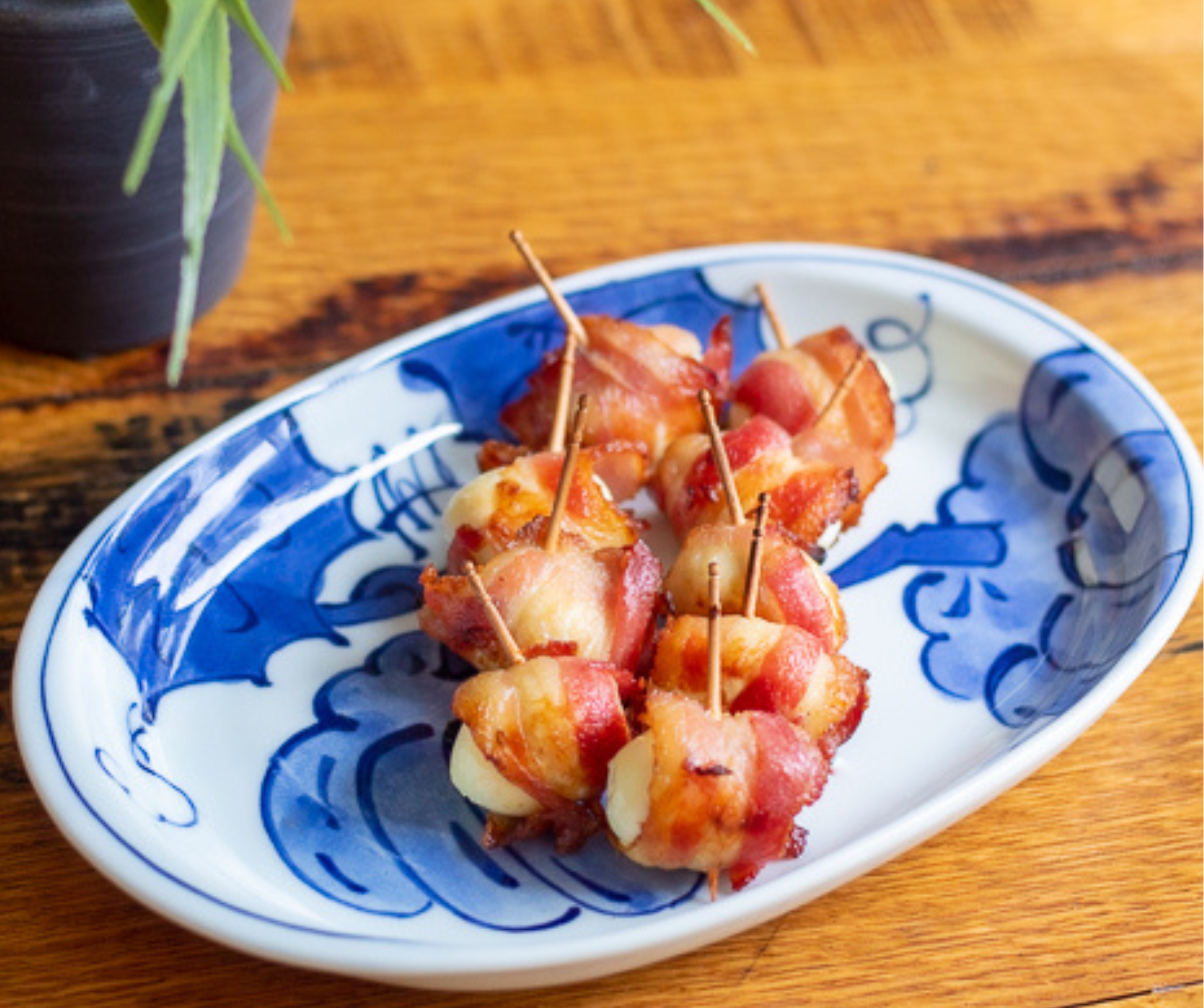 baconbe tekert fürjtojások